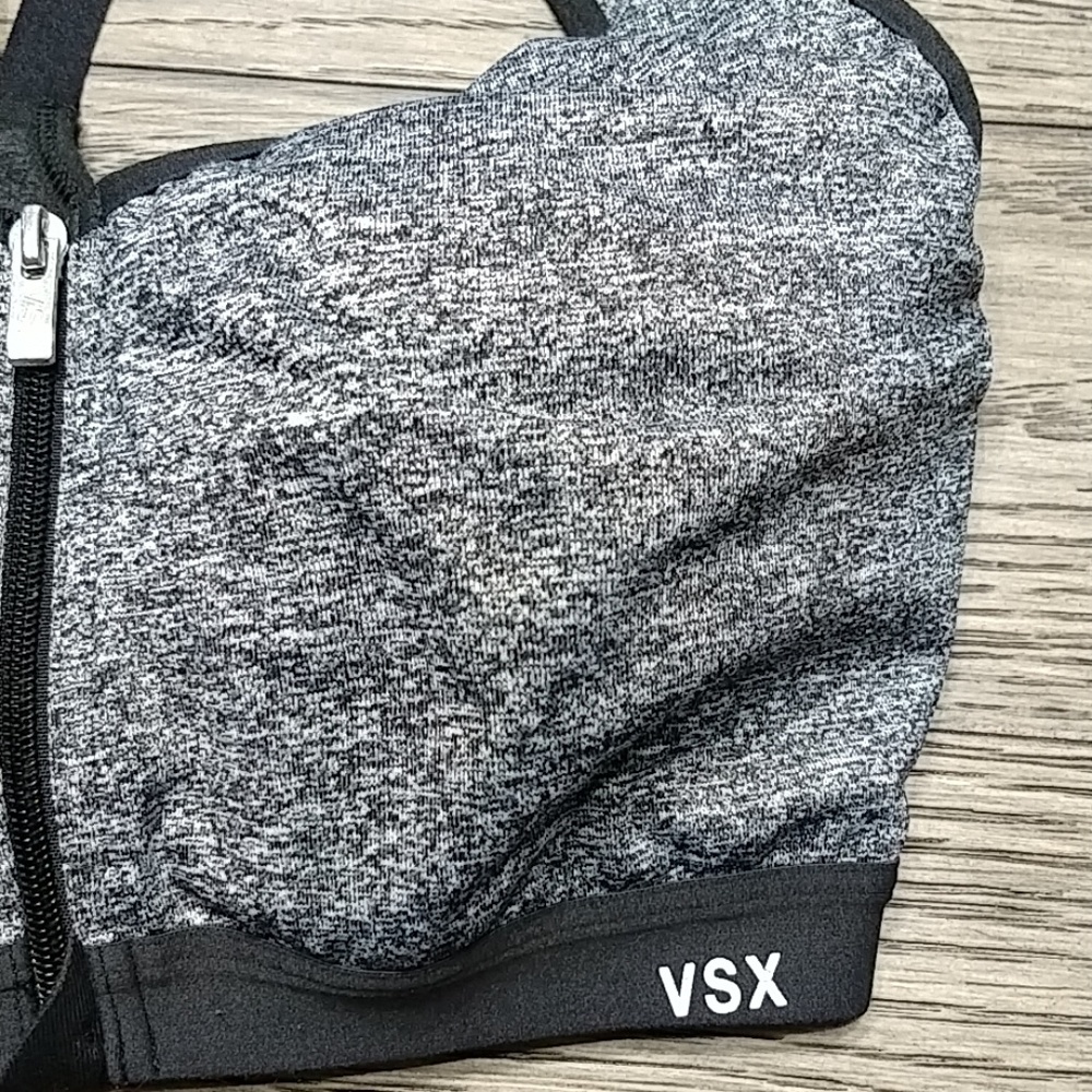 Victoria Secret VSX Sports Bra With Zipper 32D - Picture 3 of 8